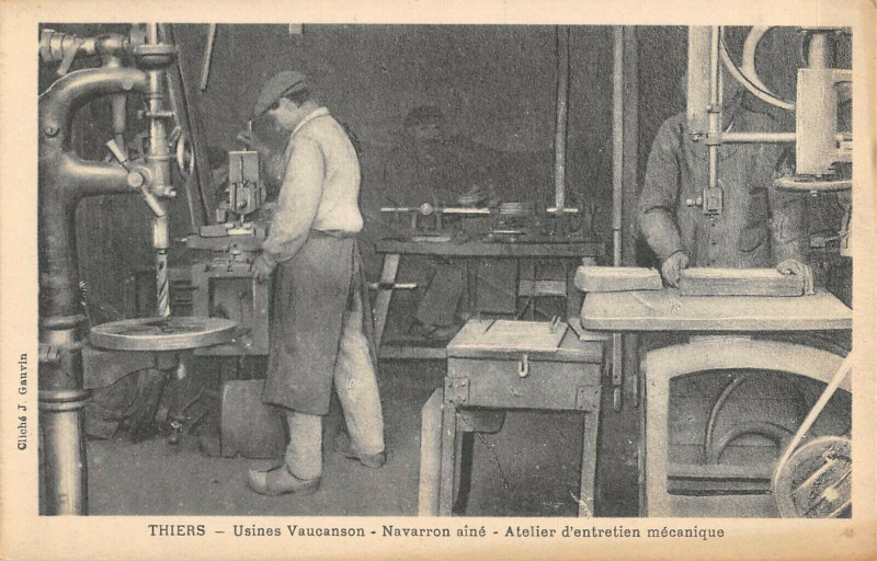 Carte postale ancienne Thiers Usines Vaucanson Navarron Aine Atelier D'Entretien Mecanique à Thiers