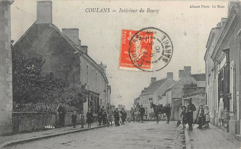 Carte postale ancienne Coulans Interieur Du Bourg