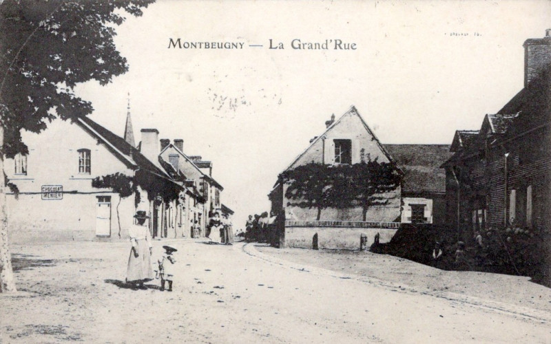 Carte postale ancienne La Grand'Rue à Montbeugny