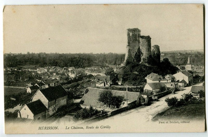 Carte postale ancienne Allier Hérisson Le Château de Cérilly à Cérilly
