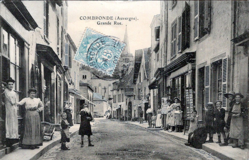 Carte postale ancienne Grande Rue à Combronde