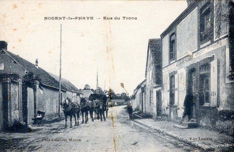 Carte postale ancienne Rue du Tronc à Nogent-le-Phaye