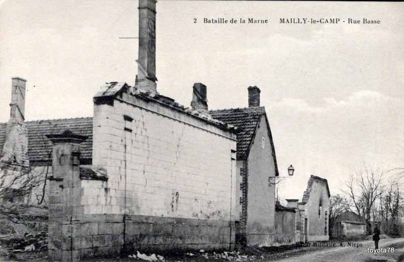 Carte postale ancienne Rue Basse à Mailly-le-Camp