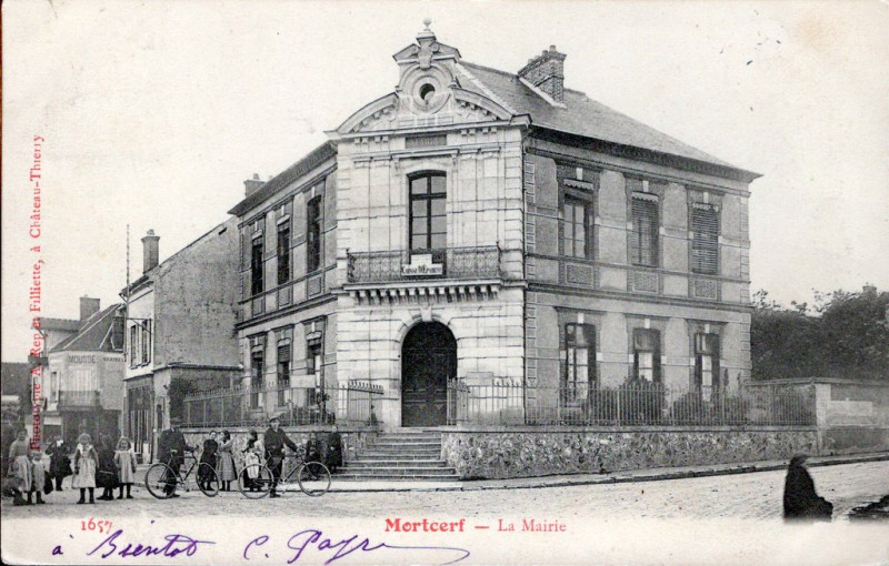 Carte postale ancienne La Mairie à Mortcerf