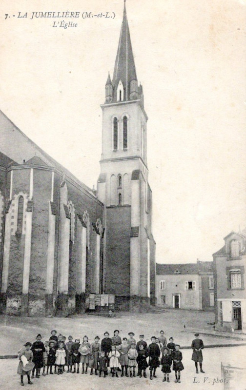 Carte postale ancienne L'Église à Chemillé-en-Anjou