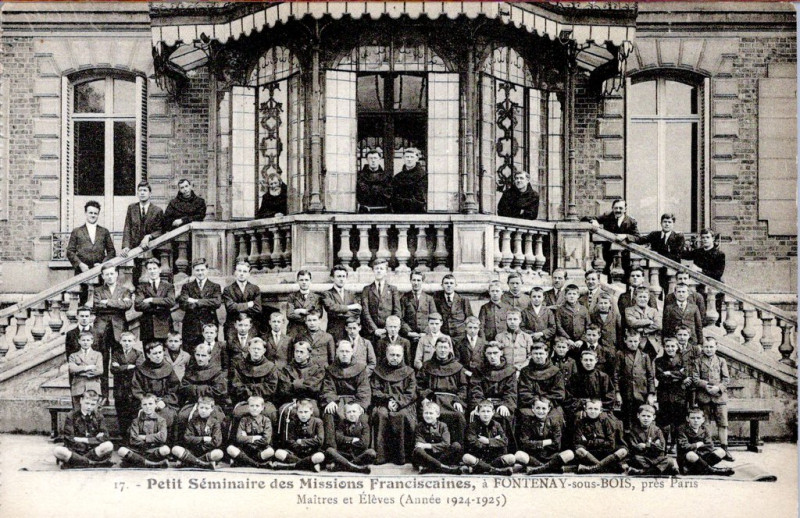 Carte postale ancienne Petit Séminaire des Missions Franciscaines à Fontenay-sous-Bois