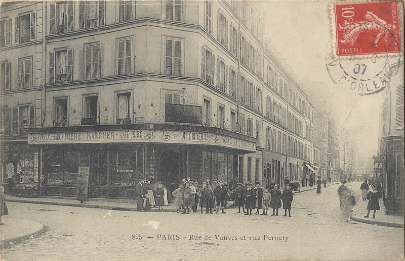 Carte postale ancienne Rue de Vanves et rue Pernety à Paris 14e