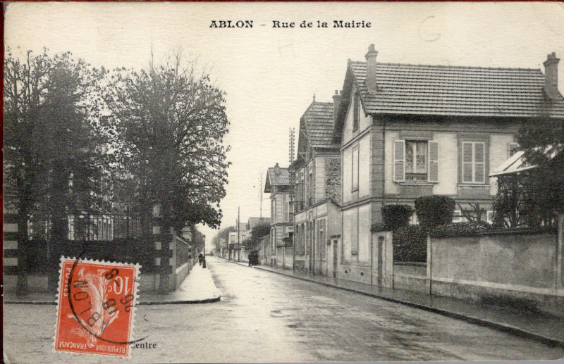 Carte postale ancienne Rue de la Mairie à Ablon-sur-Seine