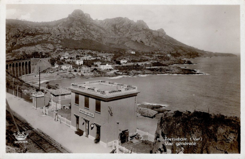 Carte postale ancienne Vue Générale à Saint-Raphaël