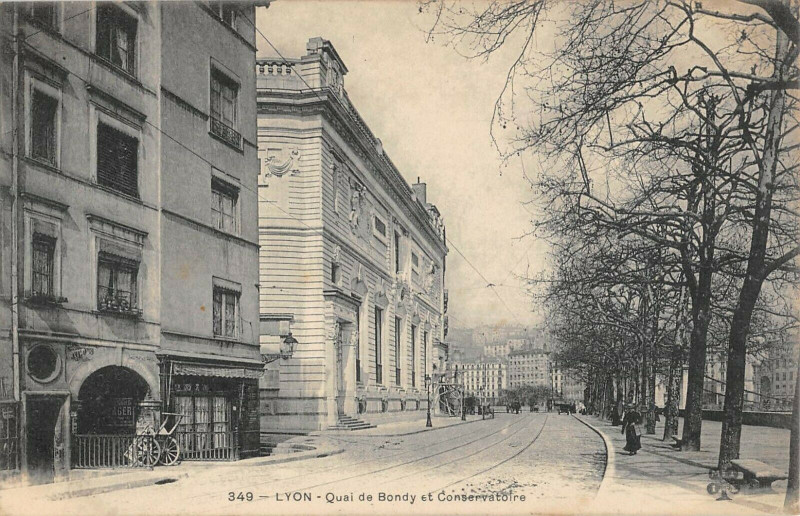 Carte postale ancienne Lyon Quai De Bondy Et Observatoire à Lyon