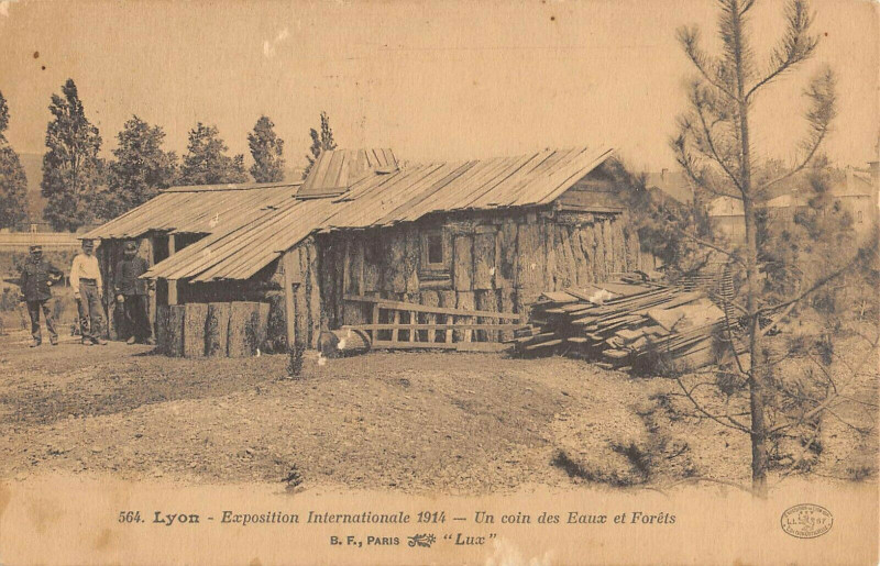Carte postale ancienne Lyon Exposition Internationale 1914 Un Coin Des Eaux Et Forets à Lyon