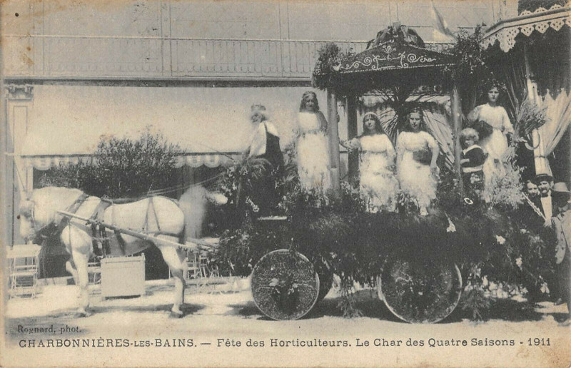Carte postale ancienne Charbonnieres Les Bains Fete Des Horticulteurs Le Char Des 4 Saisons 1911