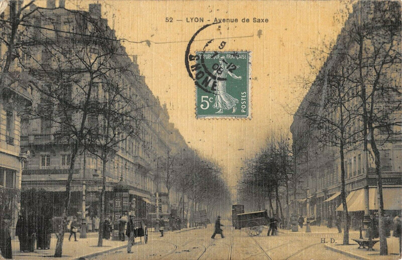 Carte postale ancienne Lyon Avenue De Saxe (cpa toilée à Lyon