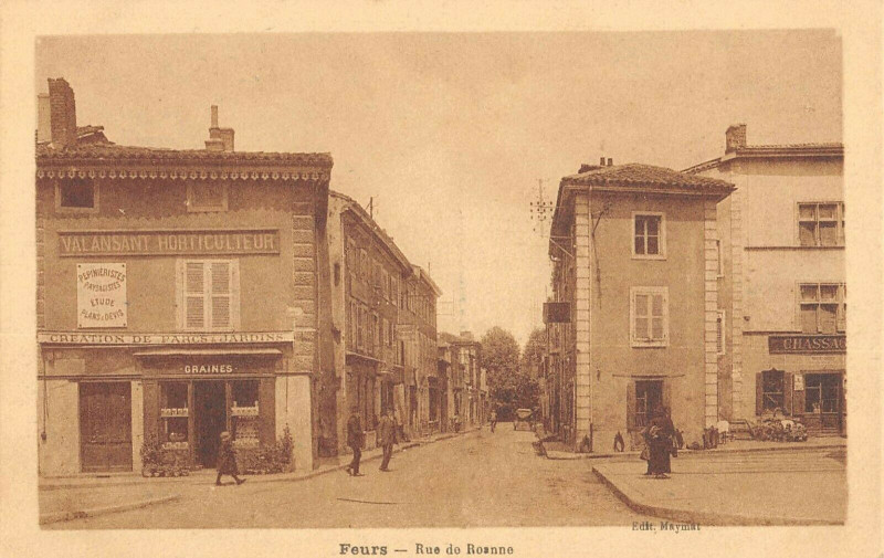 Carte postale ancienne Feurs Rue De Roanne (cliché pas courant à Feurs