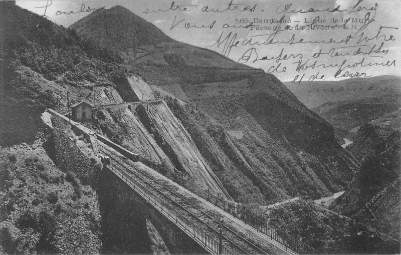 Carte postale ancienne Ligne De La Mure Passage De La Rivoire à La Mure