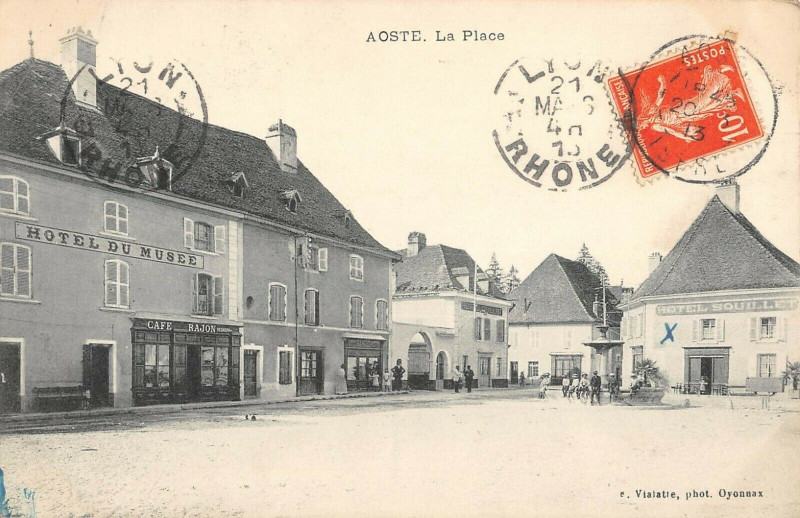 Carte postale ancienne Aoste La Place à Aoste