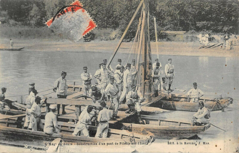 Carte postale ancienne 4e Regiment Du Genie Construction D'Un Pont De Pilotis Sur L'Isere