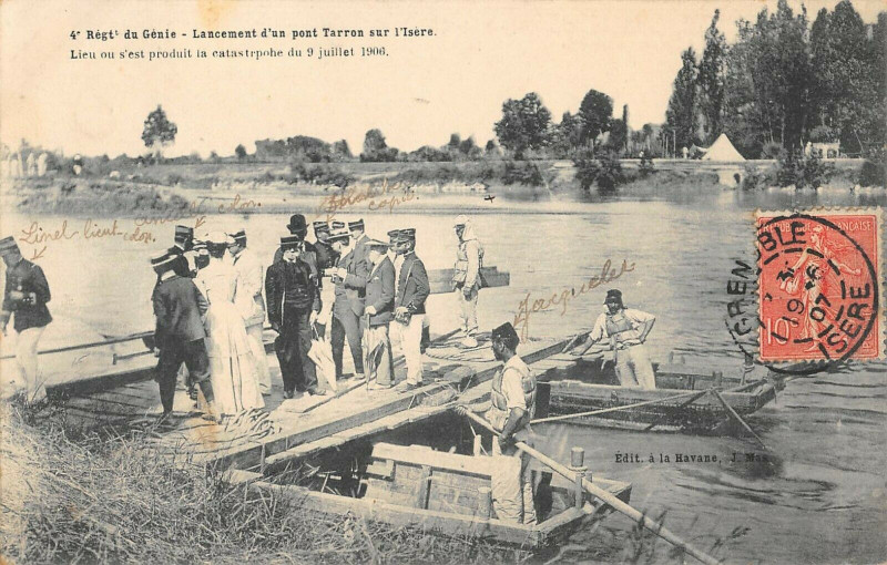 Carte postale ancienne 4e Regiment Du Genie Lancement D'Un Pont Tarron Sur L'Isere