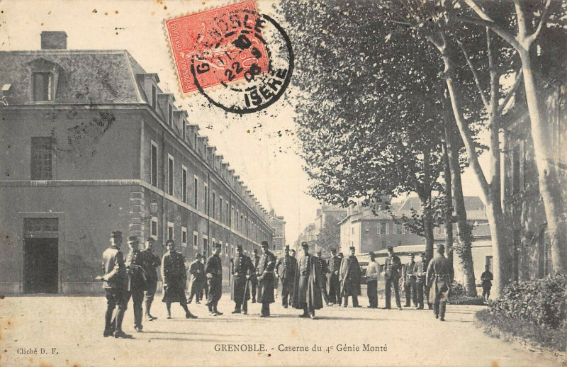 Carte postale ancienne Grenoble Caserne Du 4e Genie Monte à Grenoble