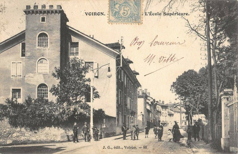 Carte postale ancienne Voiron Ecole Superieure à Voiron