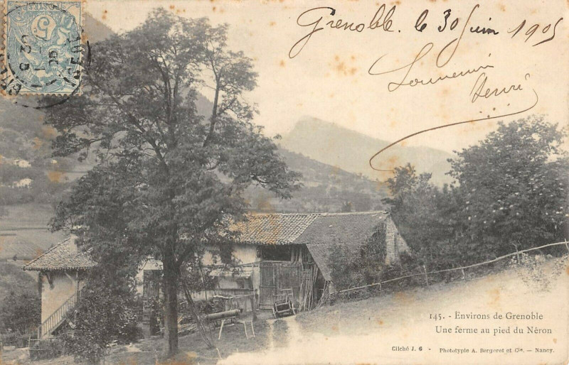 Carte postale ancienne Environs De Grenoble Une Ferme Au Pied Du Neron à Grenoble
