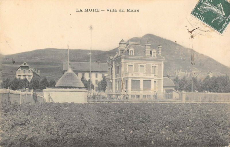 Carte postale ancienne La Mure Villa Du Maire à La Mure