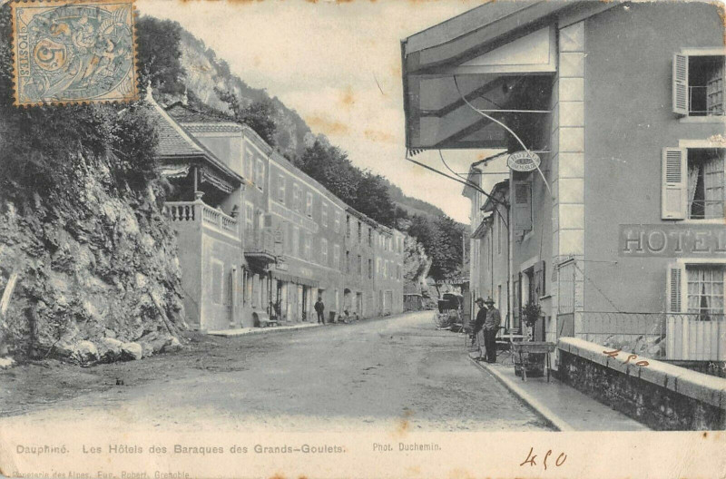 Carte postale ancienne Dauphine Les Hotels Des Baraques Des Grands Goulets