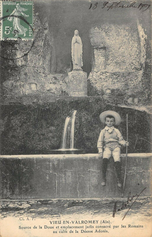 Carte postale ancienne Vieu En Valromey Source De La Doue