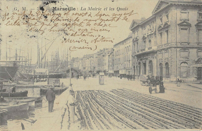 Carte postale ancienne Marseille La Mairie Et Les Quais à Marseille