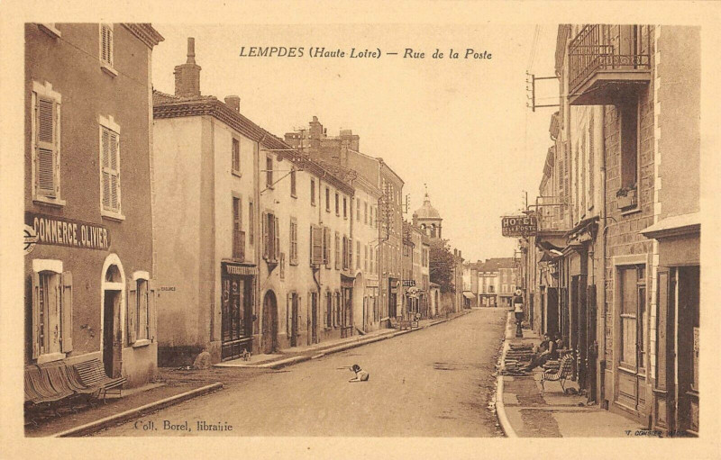 Carte postale ancienne Lempdes Rue De La Poste