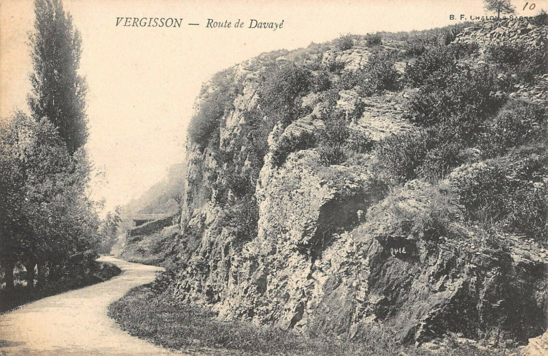 Carte postale ancienne Vergisson Route De Davaye à Vergisson