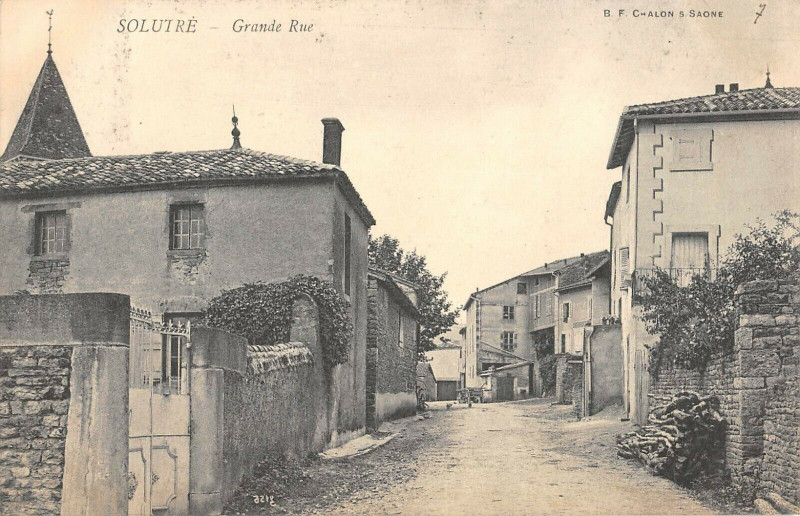 Carte postale ancienne Solutre Grande Rue