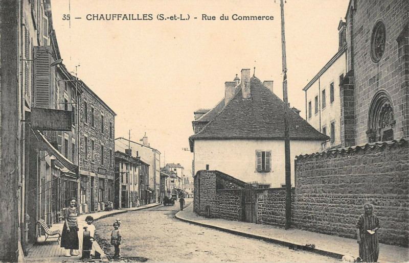 Carte postale ancienne Chauffailles Rue Du Commerce à Chauffailles