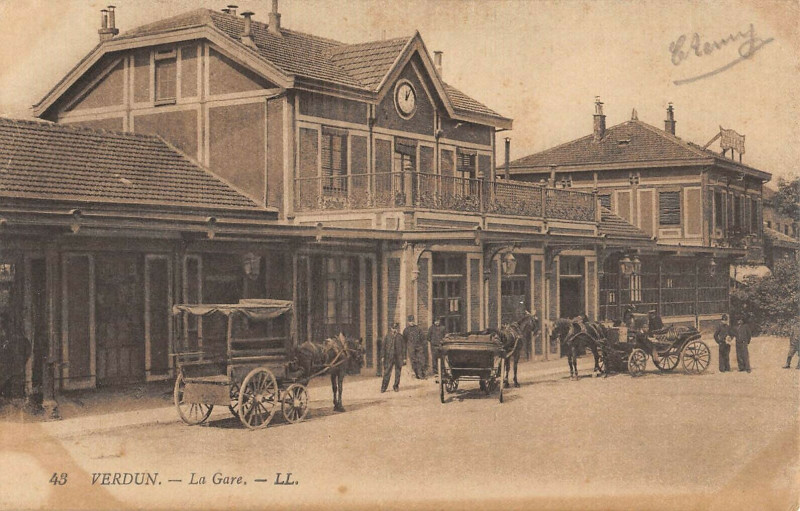Carte postale ancienne Verdun La Gare à Verdun