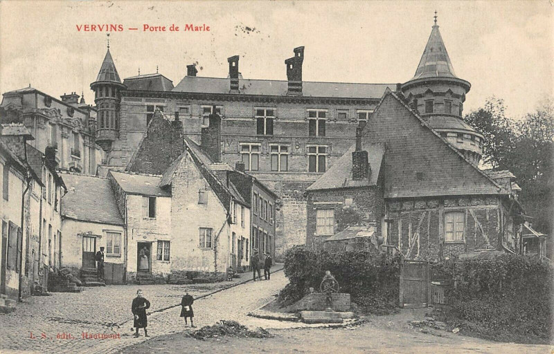 Carte postale ancienne Vervins Porte De Marie à Vervins
