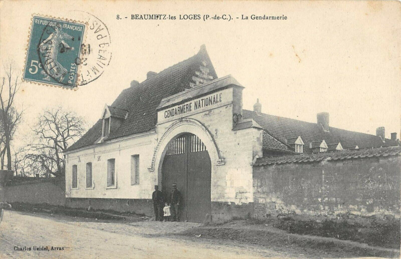 Carte postale ancienne Beaumetz Les Loges La Gendarmerie
