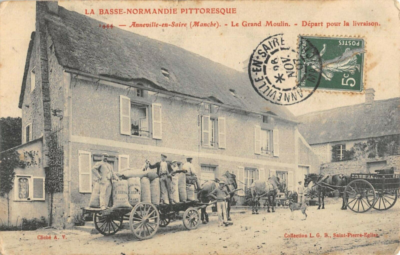Carte postale ancienne Anneville En Saire Le Grand Moulin Depart Pour La Livraison à Anneville-en-Saire
