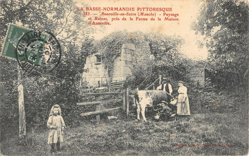 Carte postale ancienne Anneville En Saire Paysage Et Ruines Pres De La Ferme De La Maison D'Anne à Anneville-en-Saire