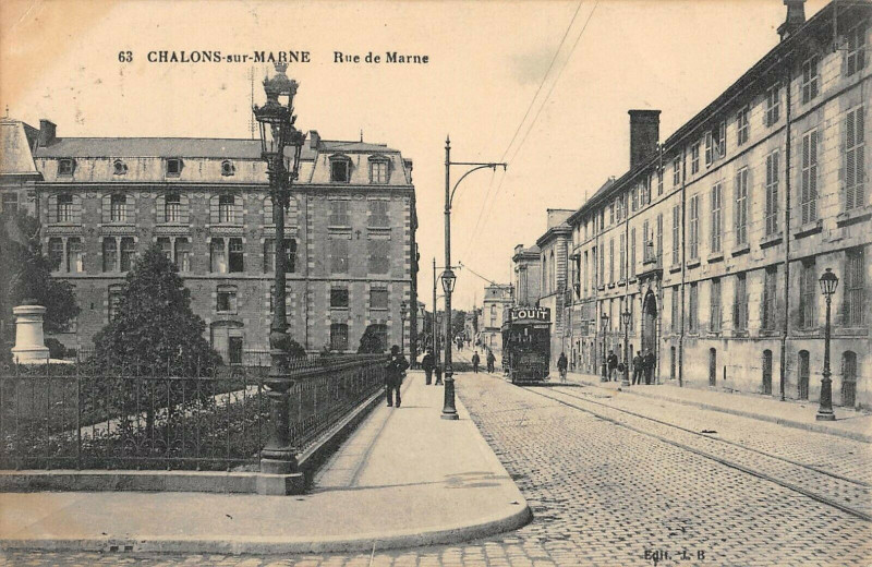 Carte postale ancienne Chalons Sur Marne Rue De Marne
