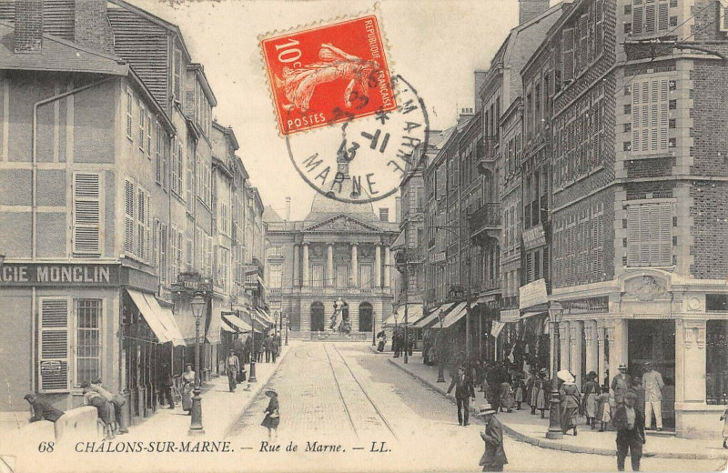 Carte postale ancienne Chalons Sur Marne Rue De Marne