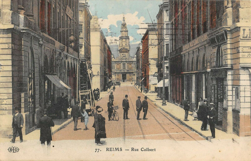 Carte postale ancienne Reims Rue Colbert à Reims