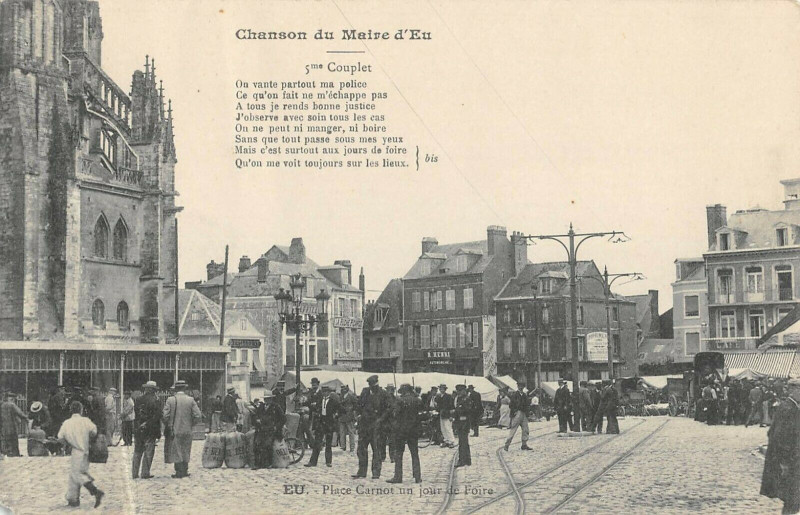 Carte postale ancienne Eu Place Carnot Un Jour De Foire à Eu