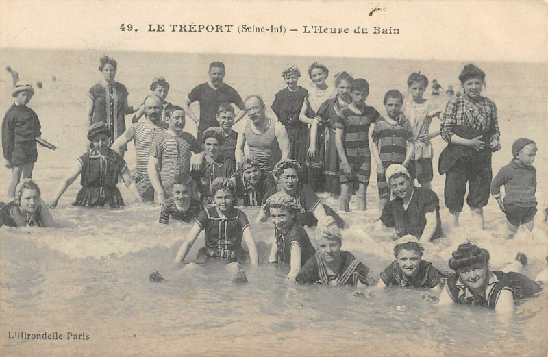 Carte postale ancienne Le Treport L'Heure Du Bain à Eu