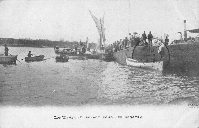 Carte postale ancienne Le Treport Depart Pour Les Regates
