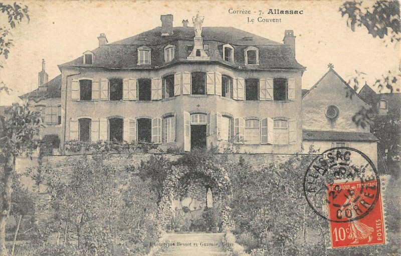 Carte postale ancienne Allassac Le Couvent à Allassac