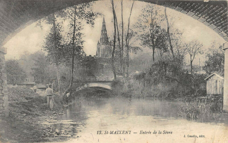 Carte postale ancienne Saint Maixent Entree De La Sevre