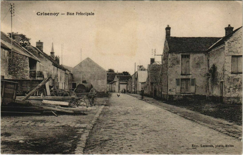 Carte postale ancienne Crisenoy Rue Principale à Crisenoy