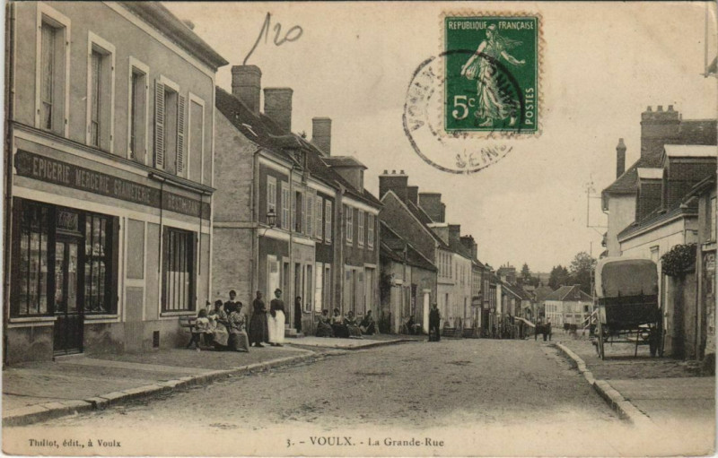 Carte postale ancienne Voulx Grande Rue à Voulx