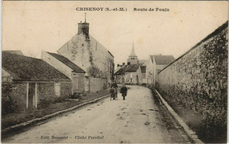 Carte postale ancienne Crisenoy Route de Foujou à Crisenoy