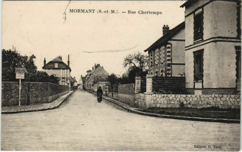 Carte postale ancienne Mormant Rue Chertemps à Mormant